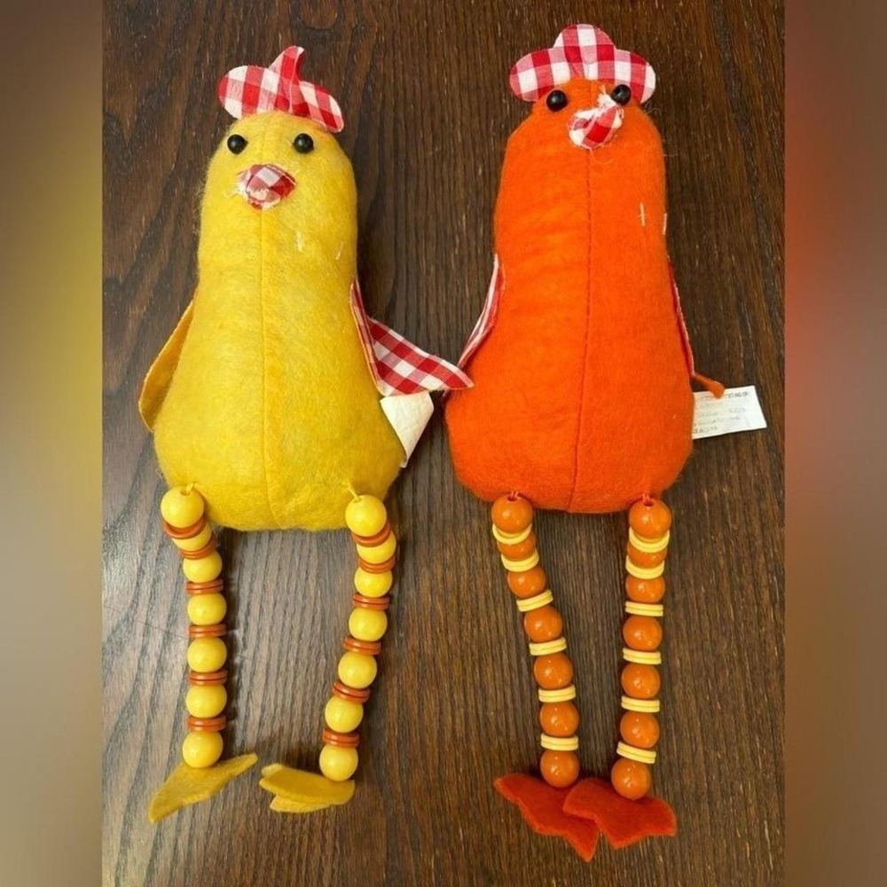 Whimsical Orange/Yellow Pair‎ Country Hens Shelf Sitter Button Beaded Legs Decor - Picture 7 of 8